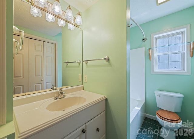 41 Trapper Lane, Waynesville, NC 28785