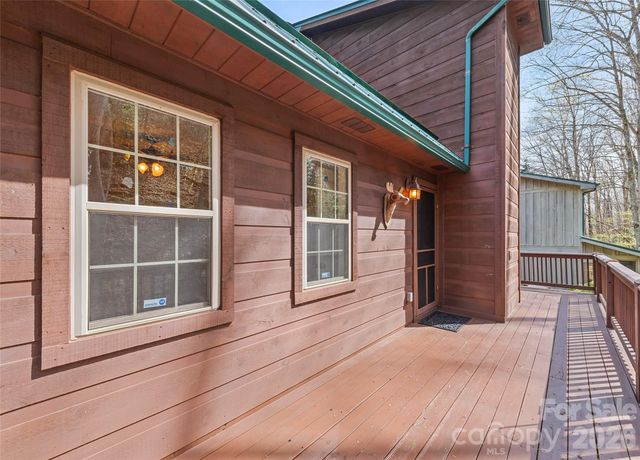 41 Trapper Lane, Waynesville, NC 28785