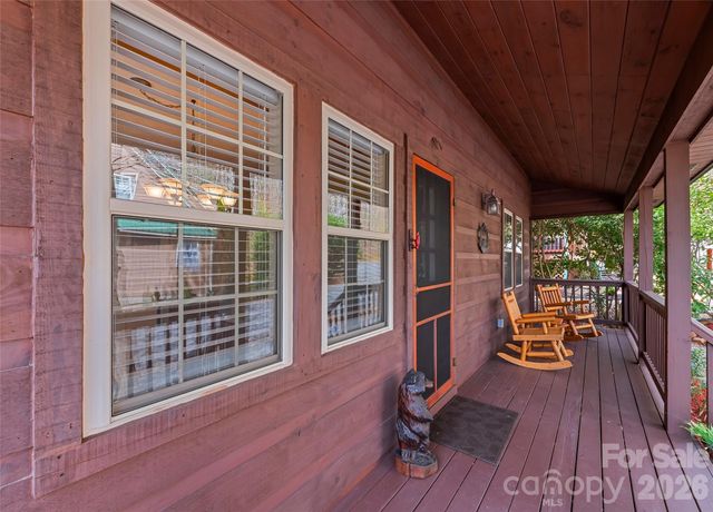 41 Trapper Lane, Waynesville, NC 28785