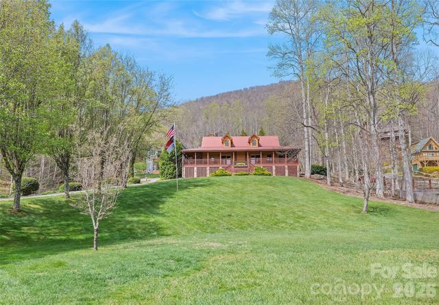 41 Trapper Lane, Waynesville, NC 28785