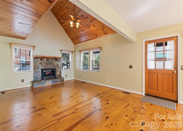 41 Trapper Lane, Waynesville, NC 28785