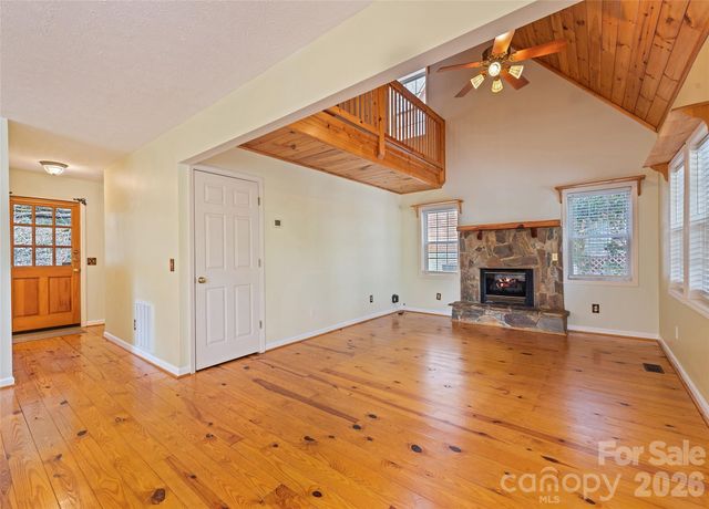 41 Trapper Lane, Waynesville, NC 28785