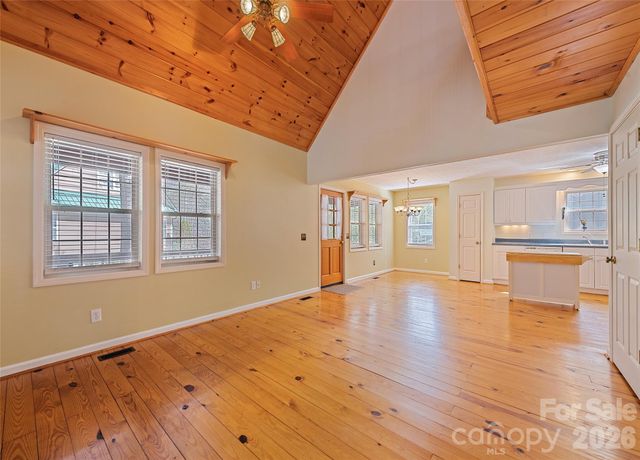 41 Trapper Lane, Waynesville, NC 28785