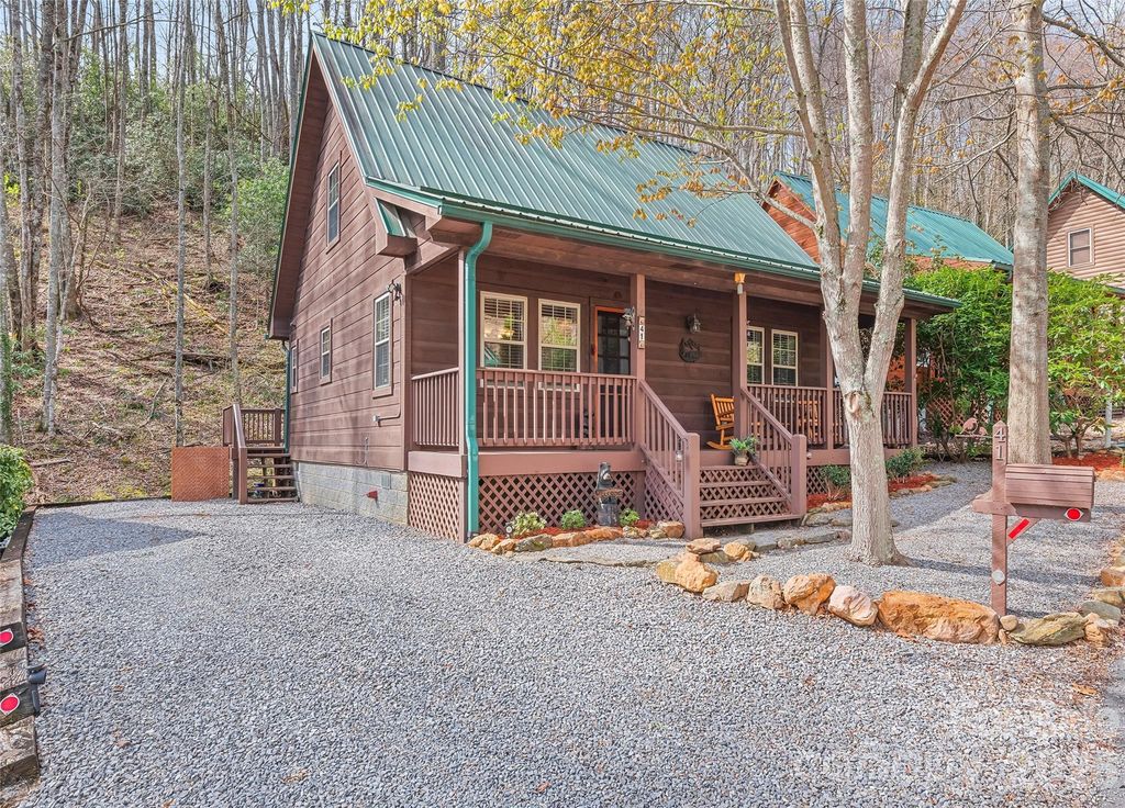 41 Trapper Lane, Waynesville, NC 28785