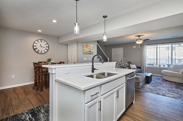 916 NE 57th Lane, Ankeny, IA 50021