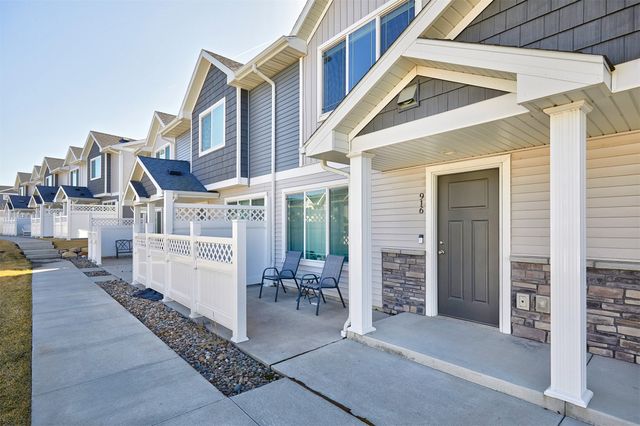 916 NE 57th Lane, Ankeny, IA 50021