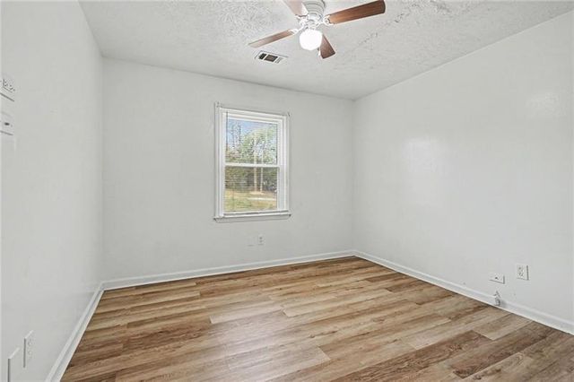 400 Hemlock Dr., Lawrenceville, GA 30046