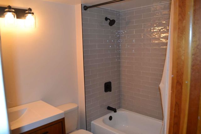 4B Newfane Cir, Dover, VT 05356