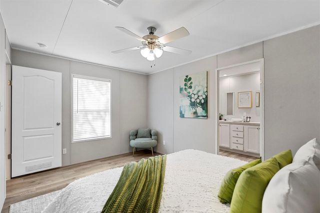 2610 Pinoak Street, Granbury, TX 76048