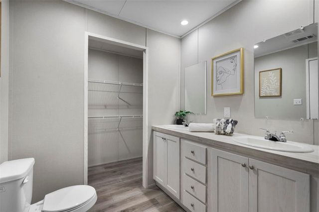 2610 Pinoak Street, Granbury, TX 76048