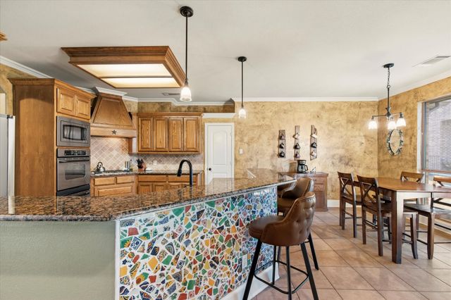 7710 Fall Creek Road, Terrell, TX 75160