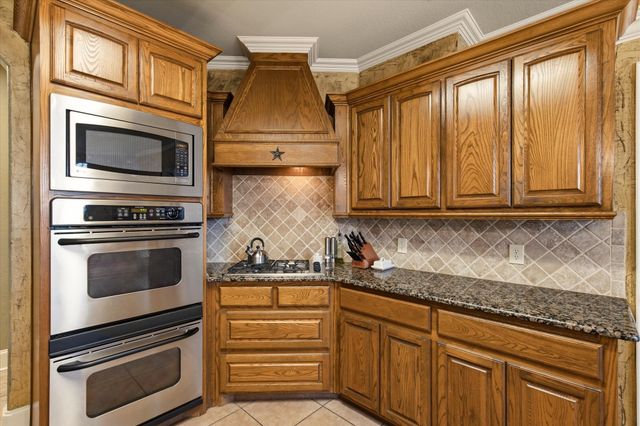 7710 Fall Creek Road, Terrell, TX 75160