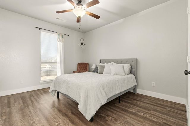 7710 Fall Creek Road, Terrell, TX 75160