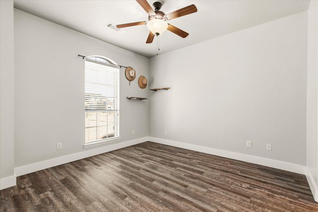 7710 Fall Creek Road, Terrell, TX 75160