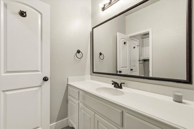 7710 Fall Creek Road, Terrell, TX 75160