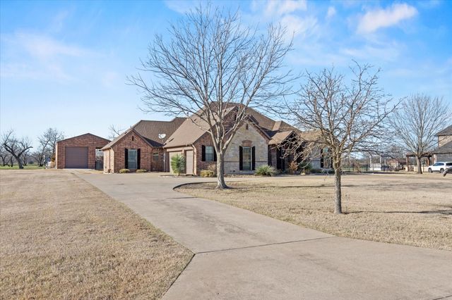 7710 Fall Creek Road, Terrell, TX 75160