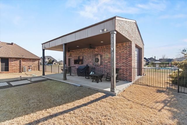 7710 Fall Creek Road, Terrell, TX 75160