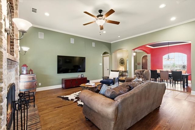 7710 Fall Creek Road, Terrell, TX 75160