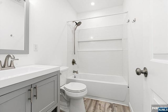 16 W Grove Street, Bogota, NJ 07603