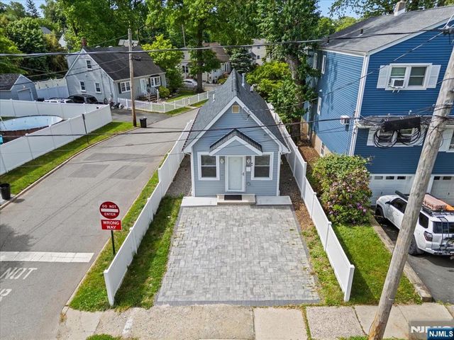 16 W Grove Street, Bogota, NJ 07603