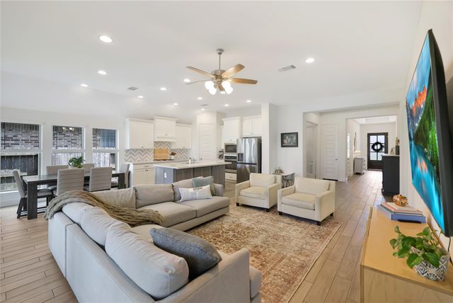 452 Texoma Plains Drive, Conroe, TX 77384