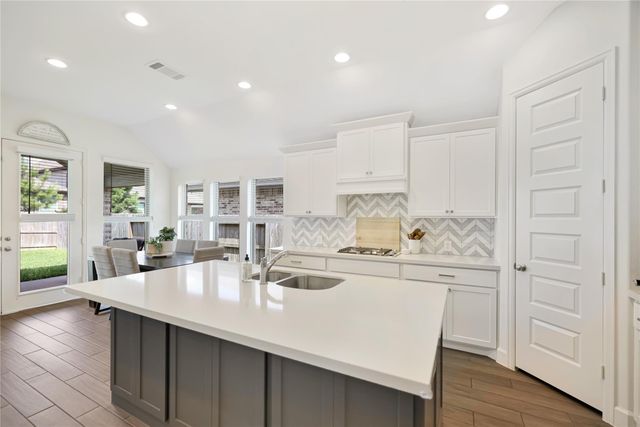 452 Texoma Plains Drive, Conroe, TX 77384