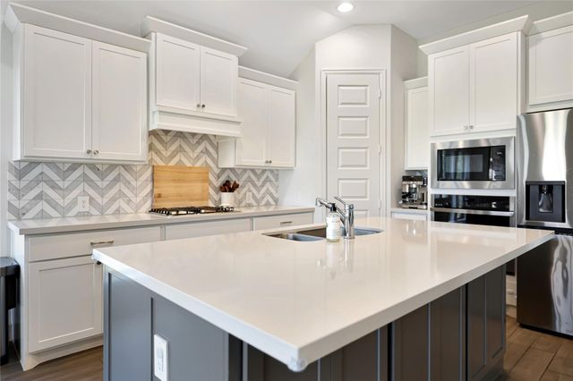 452 Texoma Plains Drive, Conroe, TX 77384