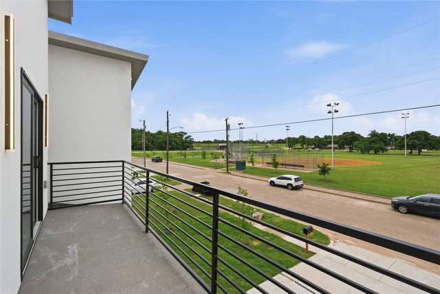 3031 Valentine Street, Dallas, TX 75215