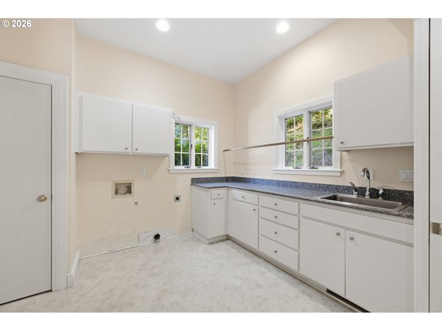 31613 PRUETT Rd, Eugene, OR 97405