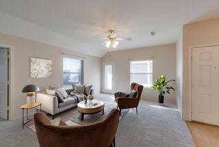 112 Royal Crest Court, Red Oak, TX 75154