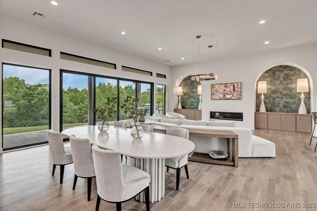 5835 E 139th Street S, Bixby, OK 74008