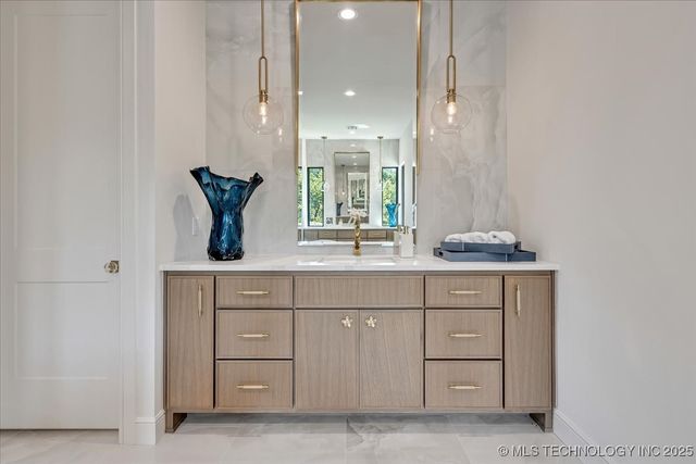 5835 E 139th Street S, Bixby, OK 74008