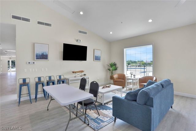 8 Bay Breeze BLVD, Punta Gorda, FL 33982