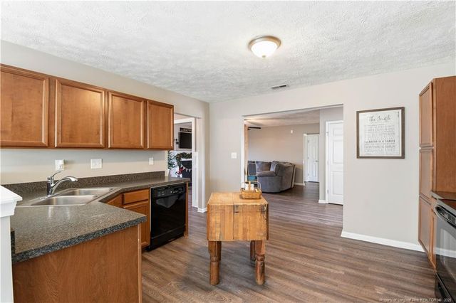 2212 Sir Michael Drive, Hope Mills, NC 28348