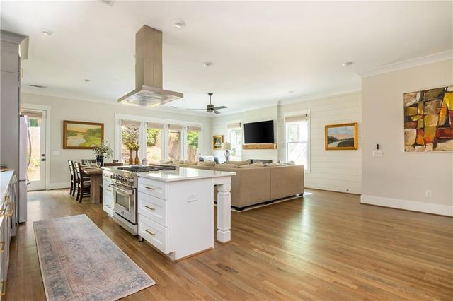 940 Longley Avenue NW, Atlanta, GA 30318