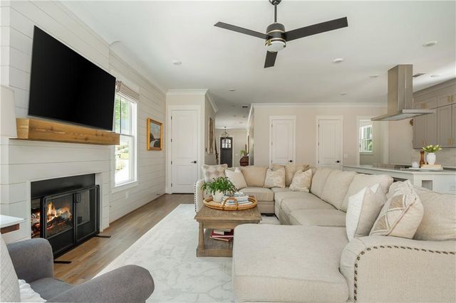 940 Longley Avenue NW, Atlanta, GA 30318