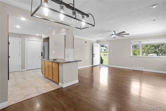 4684 Venarde Drive, St Louis, MO 63128