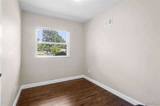 4684 Venarde Drive, St Louis, MO 63128