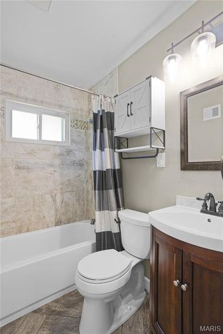 4684 Venarde Drive, St Louis, MO 63128