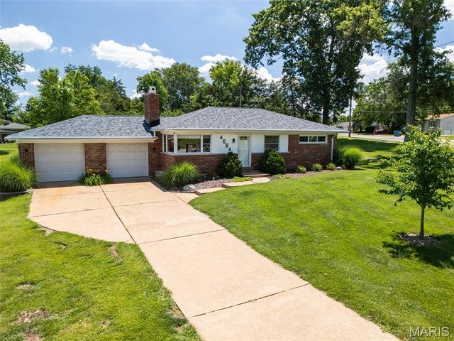 4684 Venarde Drive, St Louis, MO 63128