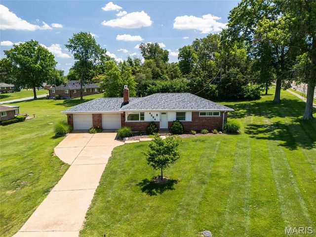 4684 Venarde Drive, St Louis, MO 63128