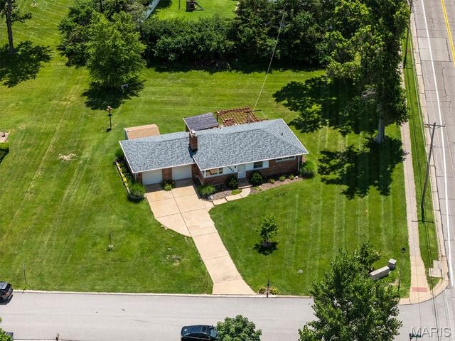 4684 Venarde Drive, St Louis, MO 63128