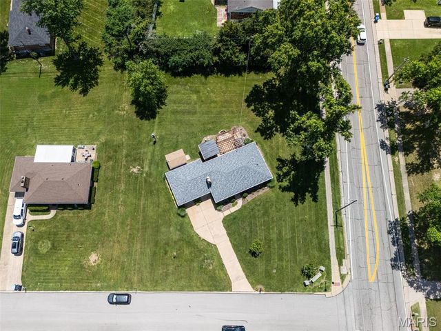 4684 Venarde Drive, St Louis, MO 63128