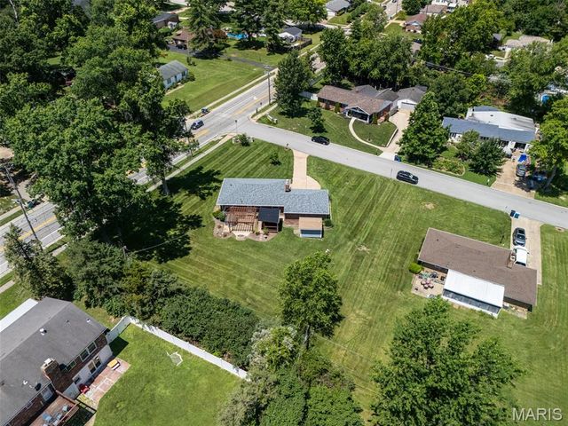 4684 Venarde Drive, St Louis, MO 63128