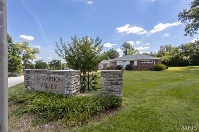4684 Venarde Drive, St Louis, MO 63128
