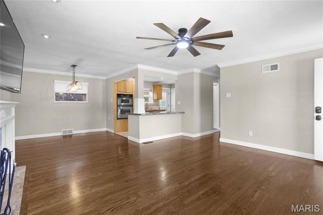 4684 Venarde Drive, St Louis, MO 63128