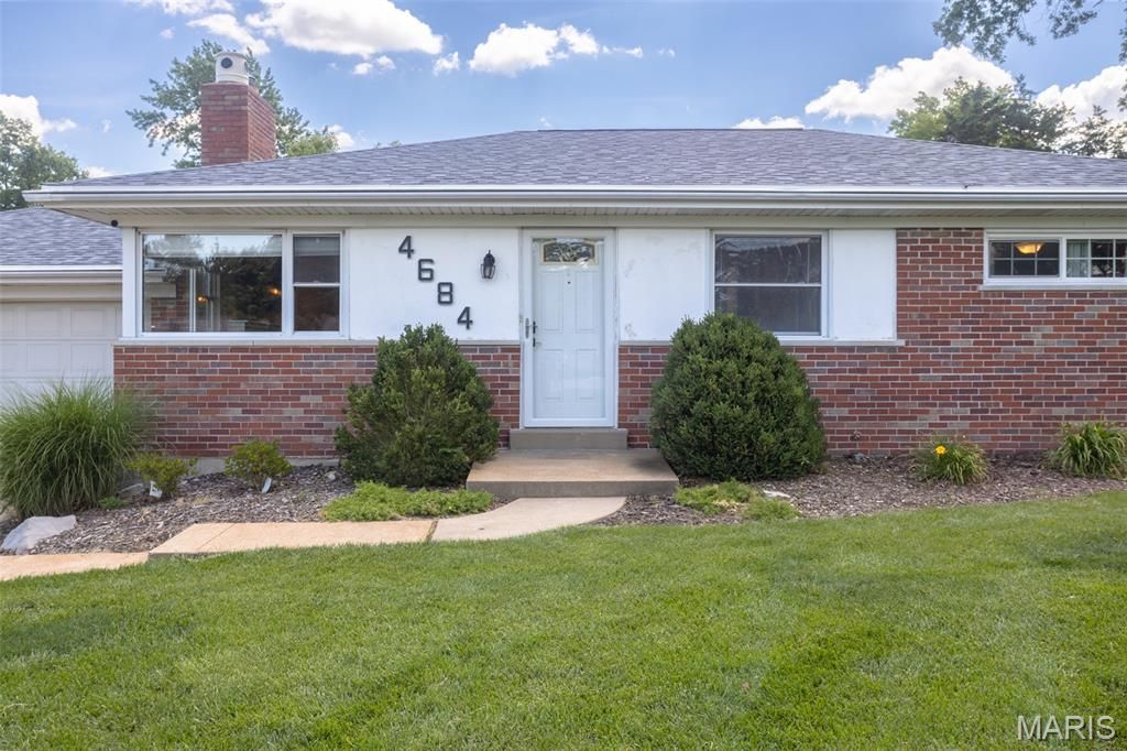 4684 Venarde Drive, St Louis, MO 63128