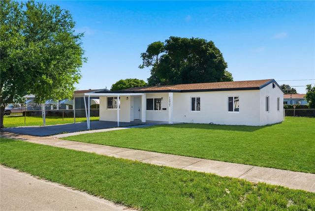 15921 NW 18th Pl, Miami Gardens, FL 33054