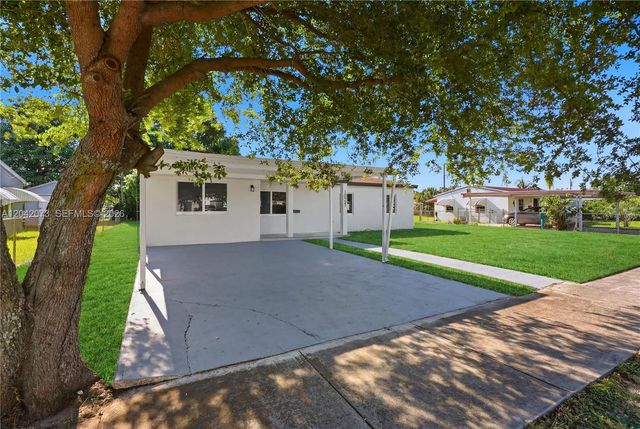 15921 NW 18th Pl, Miami Gardens, FL 33054