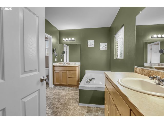 35419 HELENS Way, St Helens, OR 97051